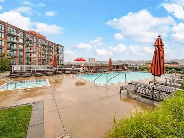 1025 Maxwell Lane image 24 of 33