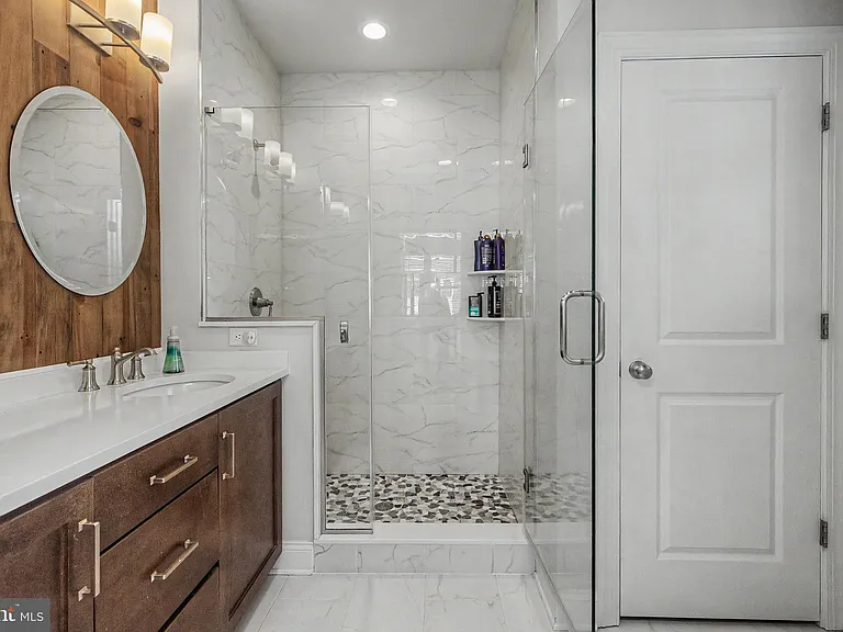 300 Squire Dr — Photo 24