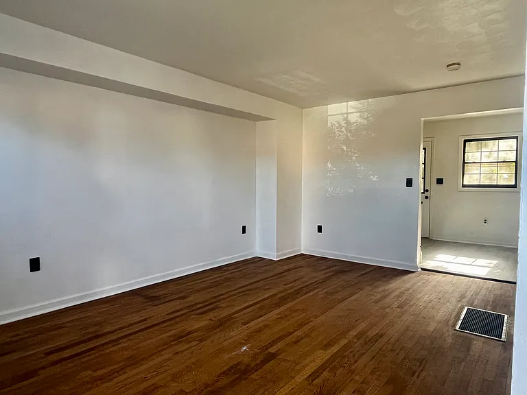 820 Whitney Ave NW #820 — Photo 5