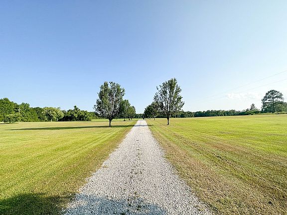 2nd image of 340 Dry Creek Trl SW