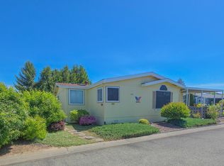 215 Whispering Willow Dr, Grants Pass, OR 97527