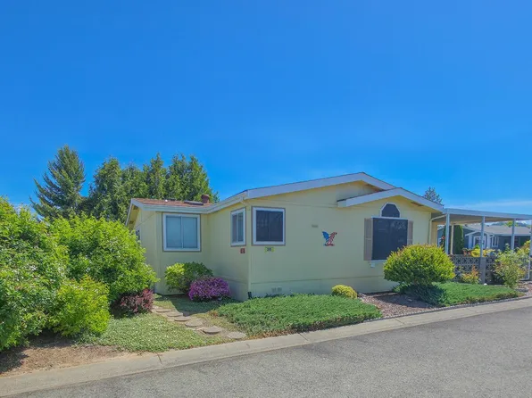 215 Whispering Willow Dr, Grants Pass, OR 97527