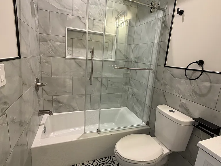 1513 W Stiles St #2 — Photo 9