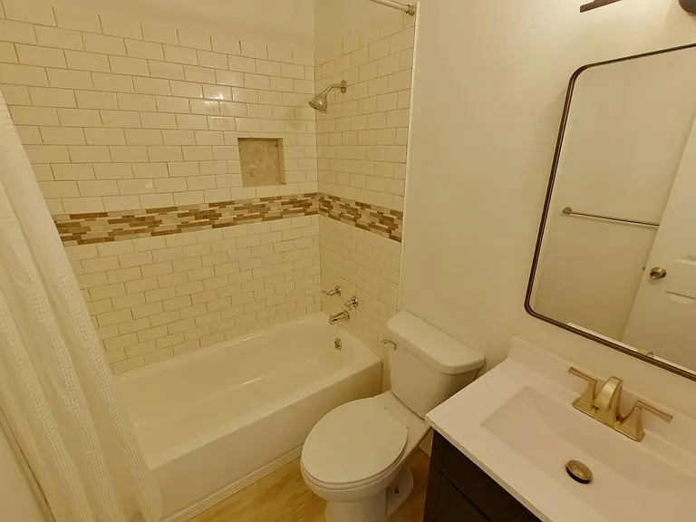 1031 N Edwards Ave — Photo 9