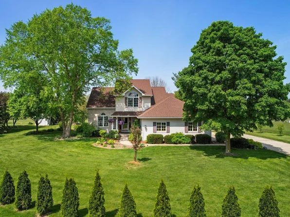 N4137 Eagle Dr, Brodhead, WI 53520