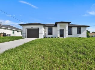 2500 27th St UNIT 10, Lehigh Acres, FL 33971