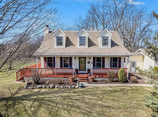 6475 Hartland Rd, Fenton, MI 48430