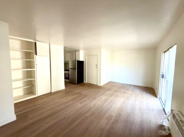 3066 W 15th St APT 103, Los Angeles, CA 90019