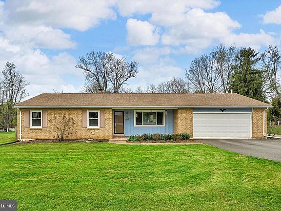 4th image of 4330 Pinewood Ln