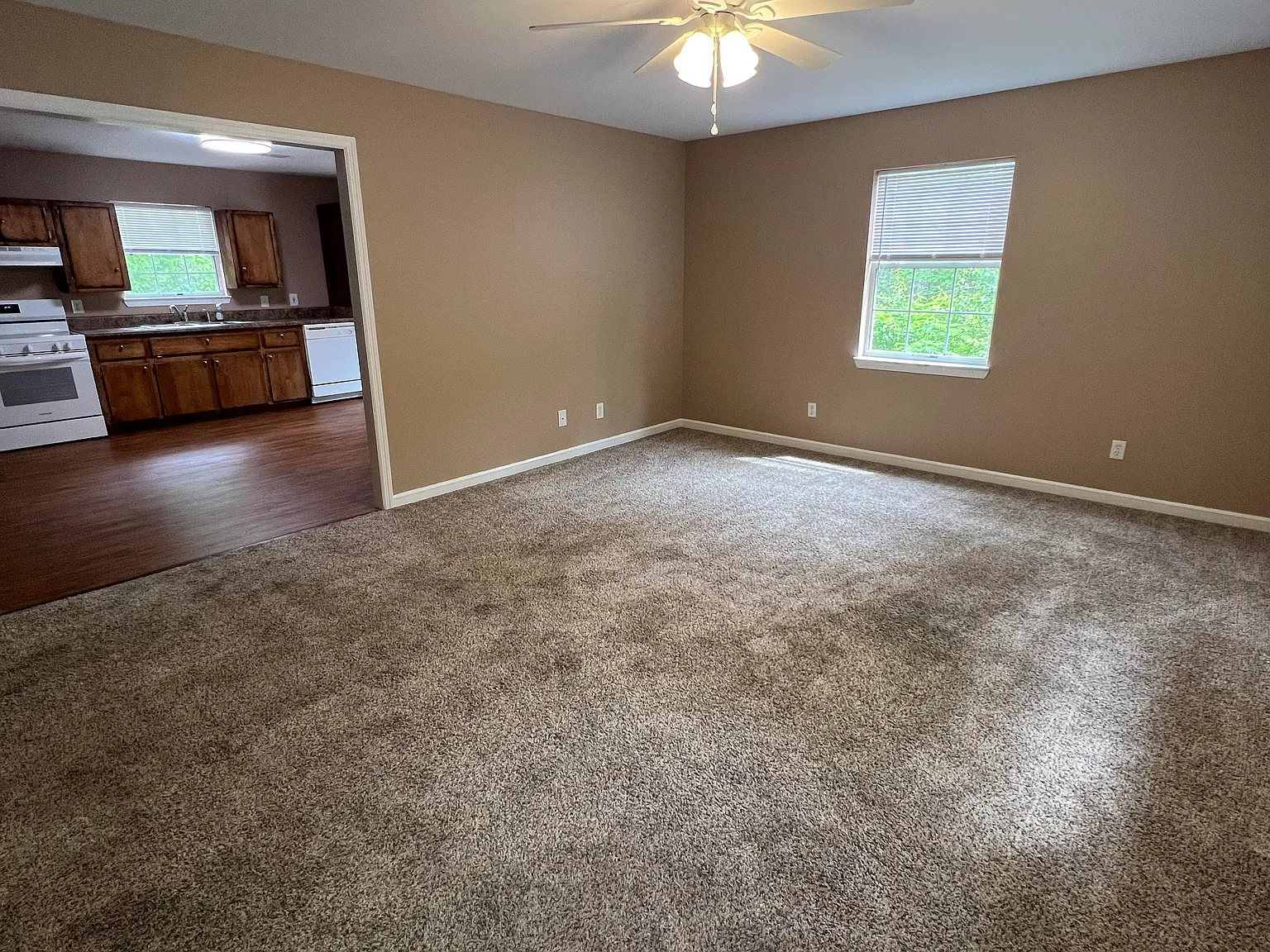 200 England Dr Unit 1 — Photo 2