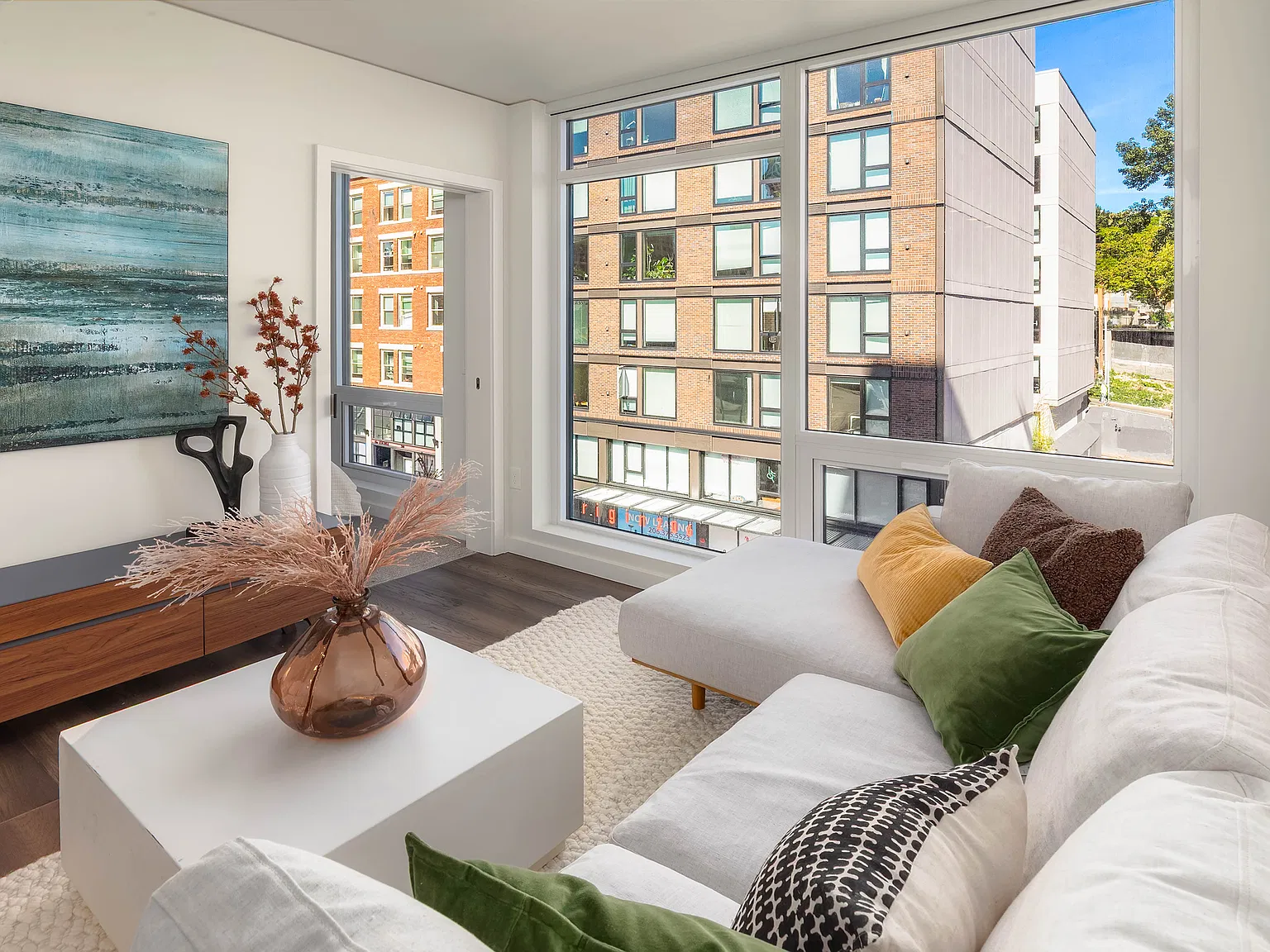 2 bed, 980 sqft, $3,100 — Photo 2