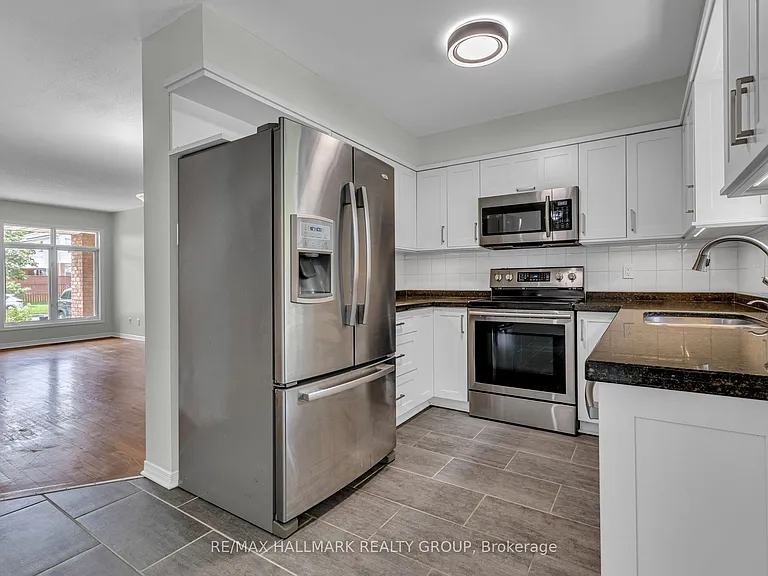 146 College Cir — Photo 13
