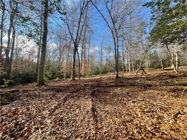 1 Carter Rd #1, Lanexa, VA 23089