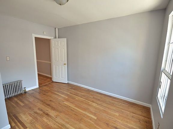 3rd image of 511 W 186th St APT A2