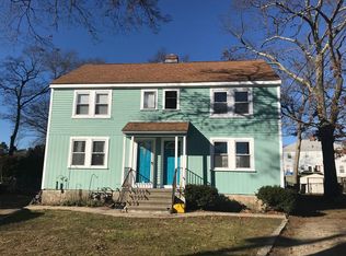 31 Saratoga Rd, North Kingstown, RI 02852