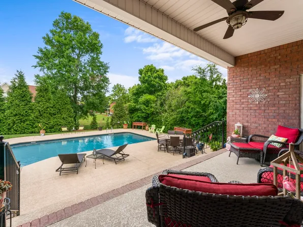 2052 Woodcliff Dr, Smyrna, TN 37167