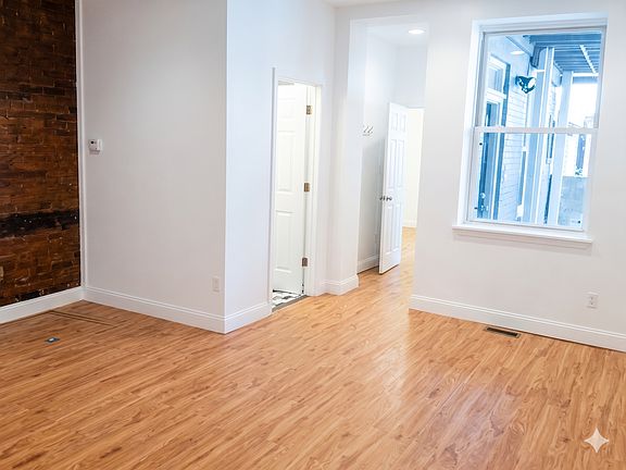 5th image of 184 S 17th St #1
