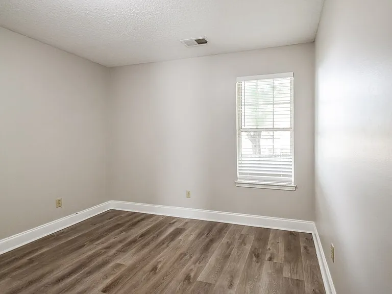 2346 Kindlewood Dr — Photo 15