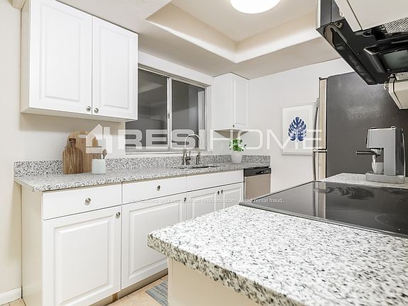 5th image of 456 Winnway St