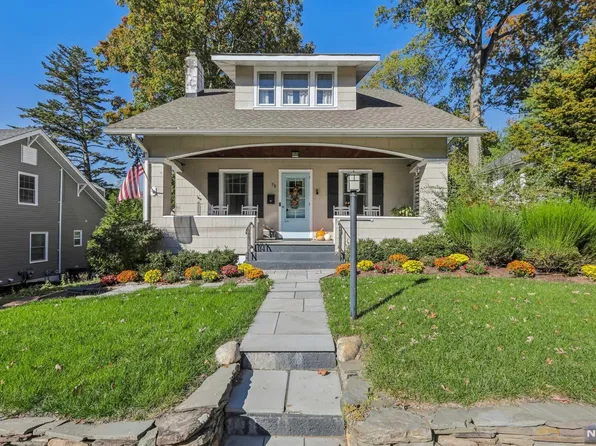 98 Large Ave, Hillsdale, NJ 07642