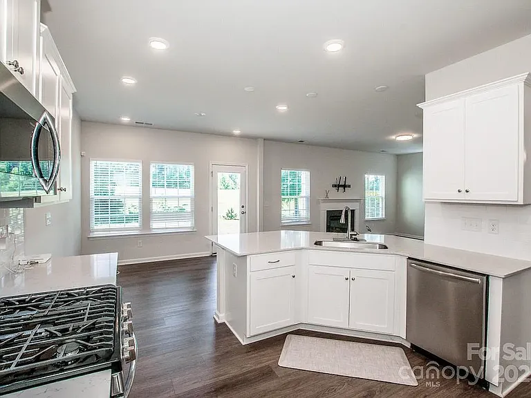 123 Abersham Dr — Photo 8