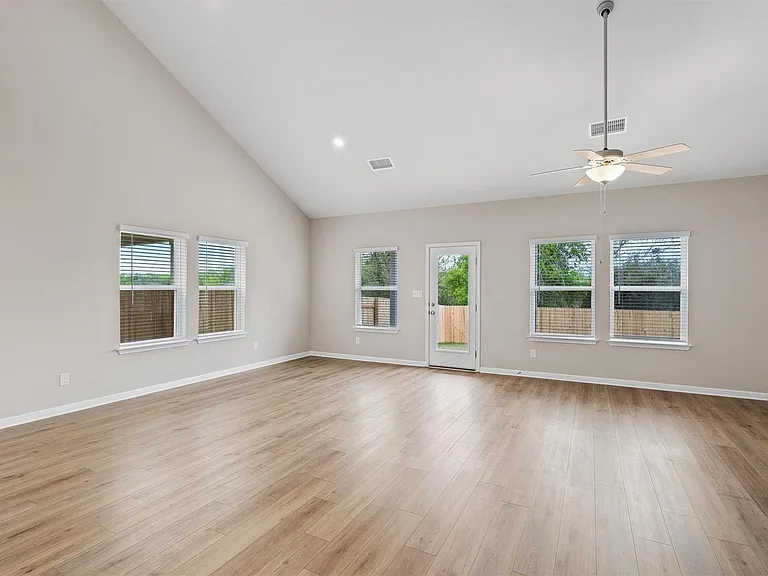 322 Windy Reed Rd — Photo 9