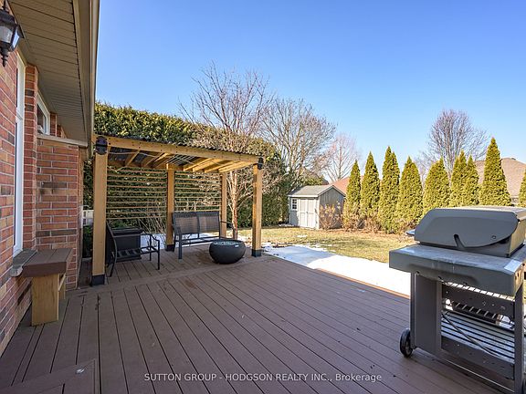 5th image of 1164 Aintree Rd