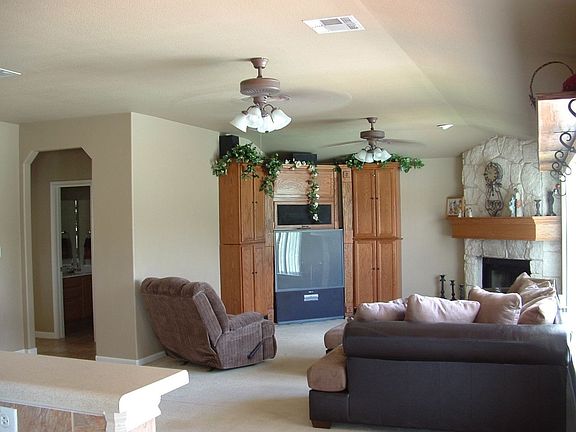 Living Rm-see built in cabinets
