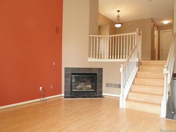 5th image of 29237 Glen Oaks Blvd E #1