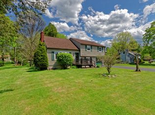 14 Montclair Dr, Glenville, NY 12302