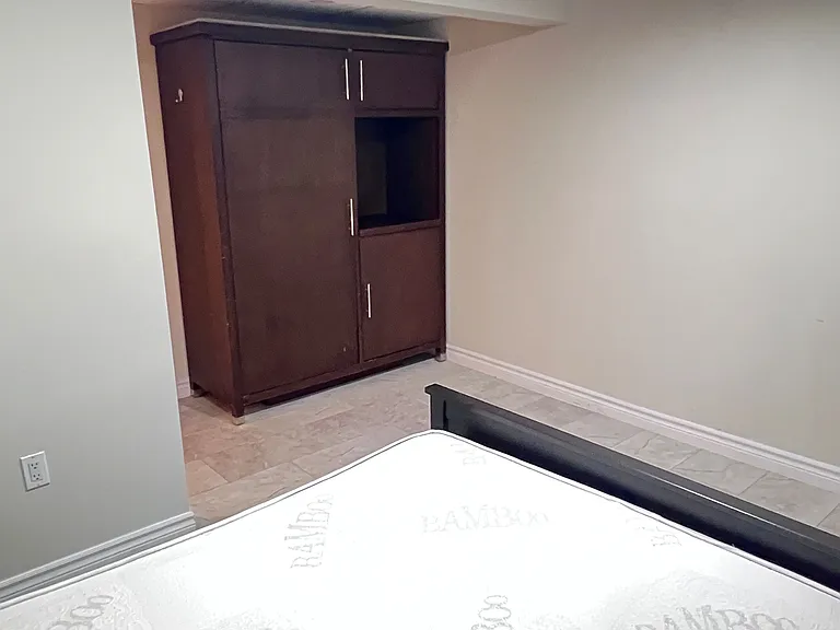 46 Radcliffe Cres — Photo 38