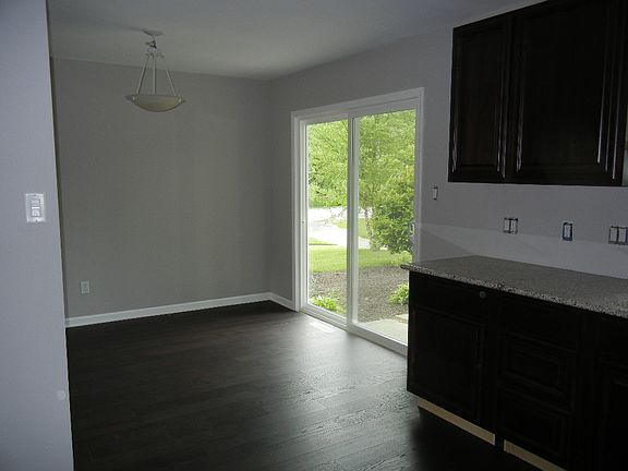 3rd image of 3501 Bloomingdale Ave