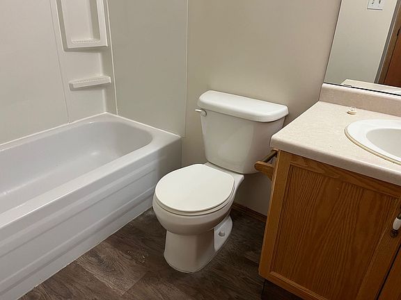 5th image of 5702 60th Ave #4