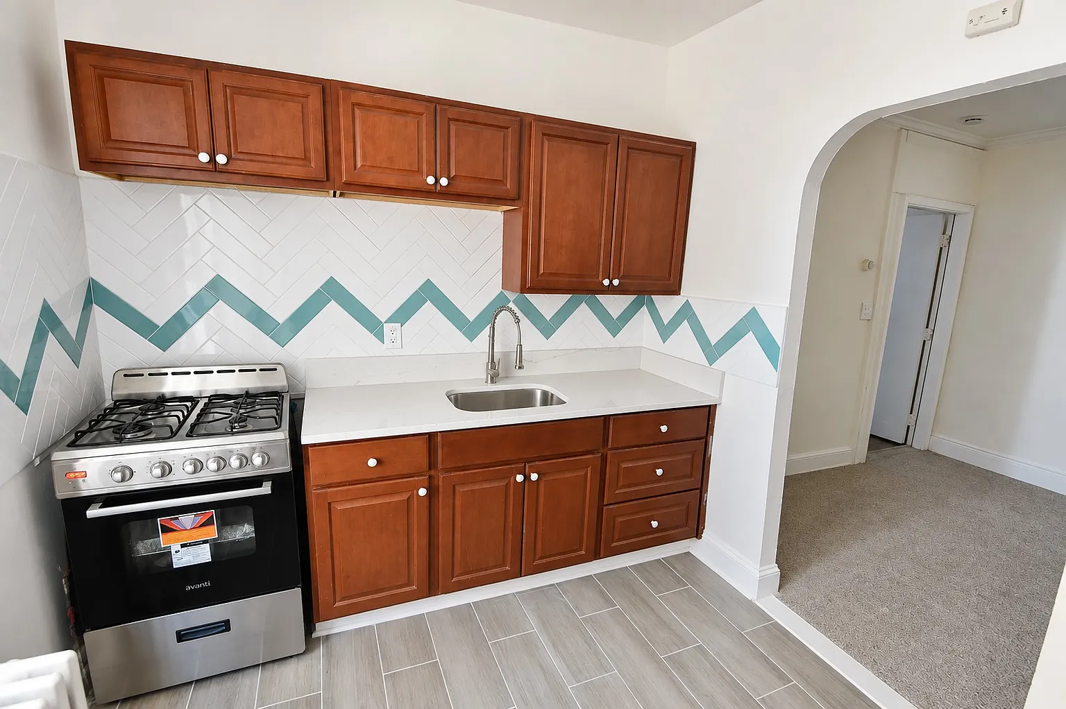 3 bed, $2,125 — Photo 2