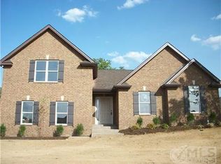 105 Legends Ridge Dr, Lebanon, TN 37090