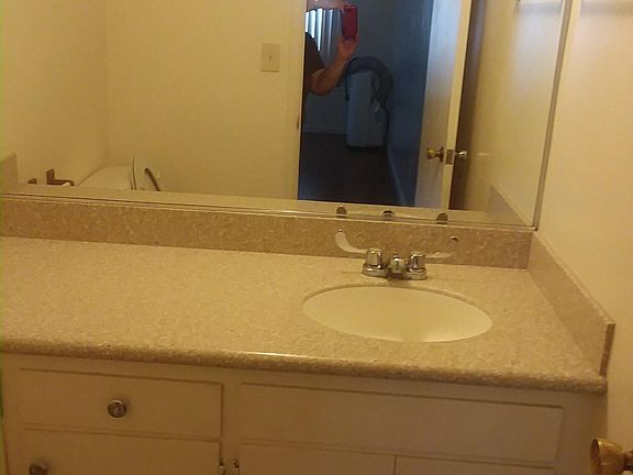 5th image of 1044 Greenfield Dr