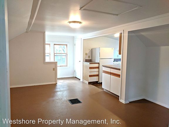 5th image of 1250 1/2 Pennoyer Ave