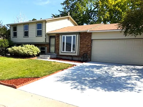 8876 W Elmhurst Ave, Littleton, CO 80128
