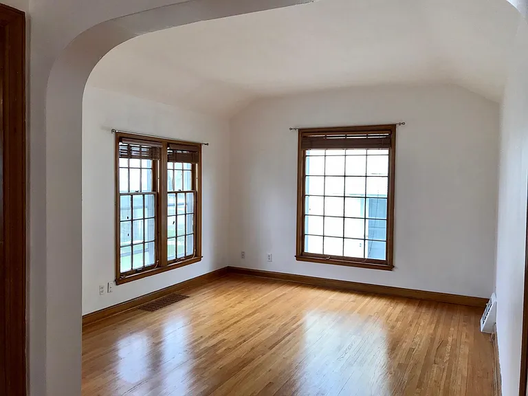 2932 Zarthan Ave S — Photo 4