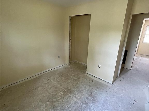 4th image of 153 Lake Spring Rd