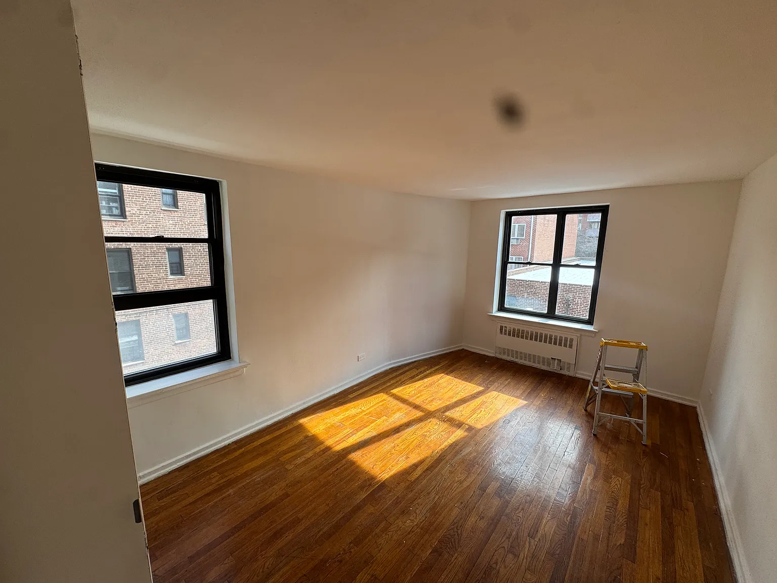 1 bed, 950 sqft, $2,699 — Photo 3