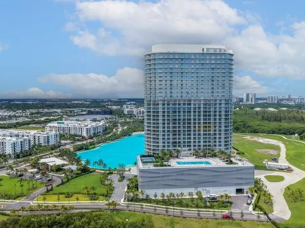 2411 Laguna Cir #1402, Miami, FL 33181
