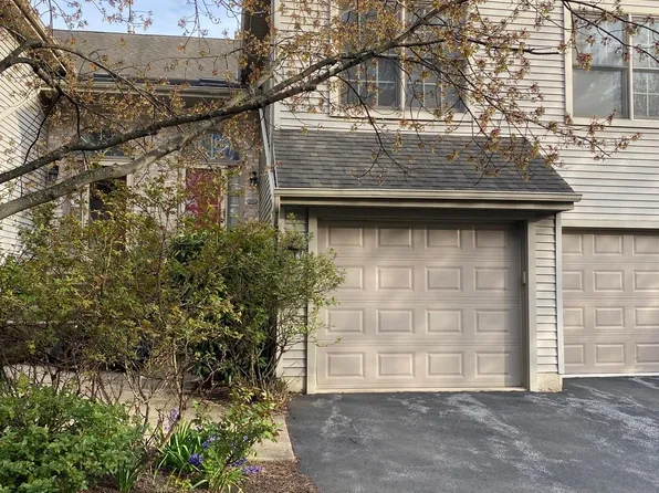 170 Crescent Dr, Hershey, PA 17033