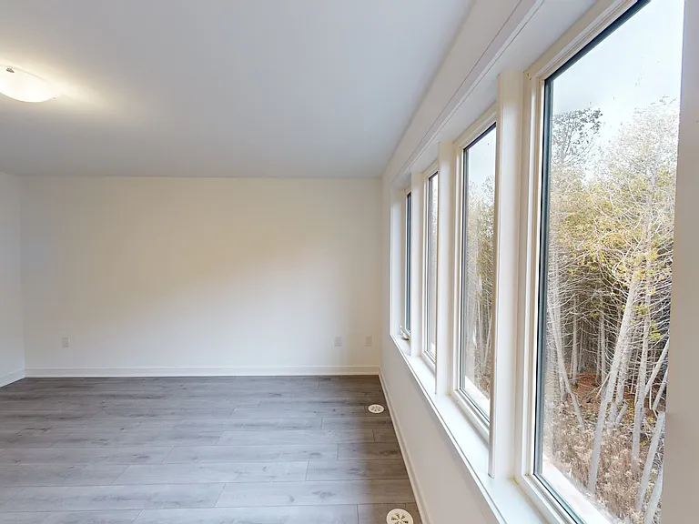 126 Blue Forest Cres — Photo 36