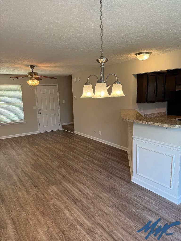3 bed, 2.5 bath, 1393 sqft, $1,950 — Photo 4