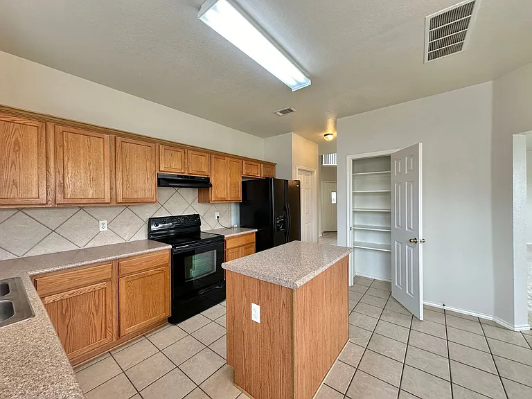 1806 Lobrecht Ct — Photo 15