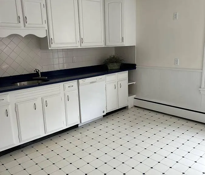 30 Belmont St #A — Photo 2