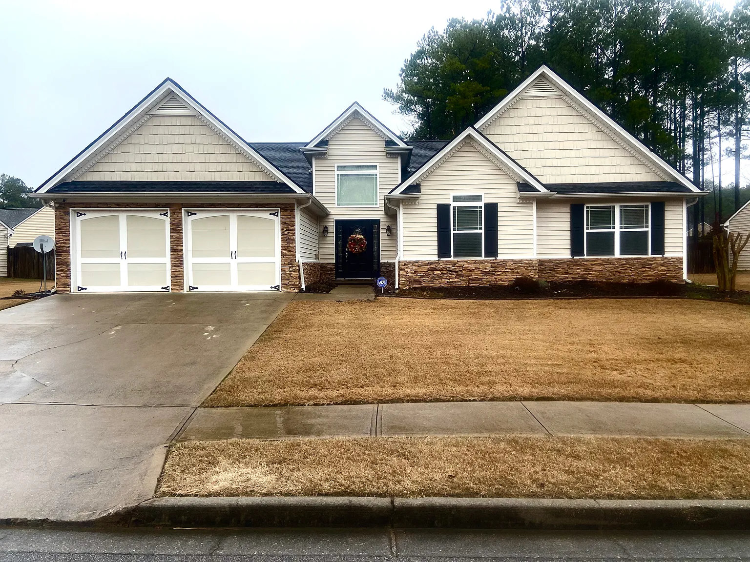723 Sycamore Dr photo 1