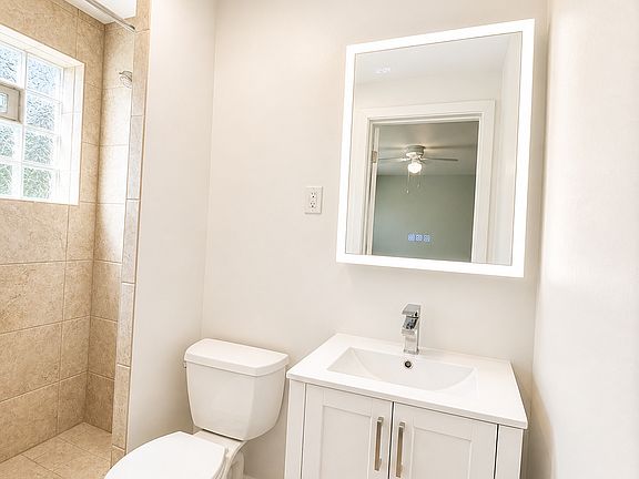 Bathroom in rear bedroom suite