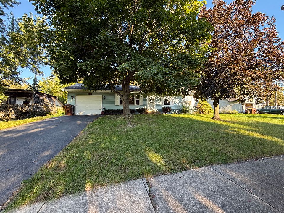 1st image of 2710 Norway Pine Rd